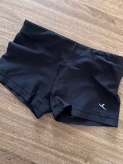 Tradera Gymnastik<Gymnastik shorts strl 122/128 barn