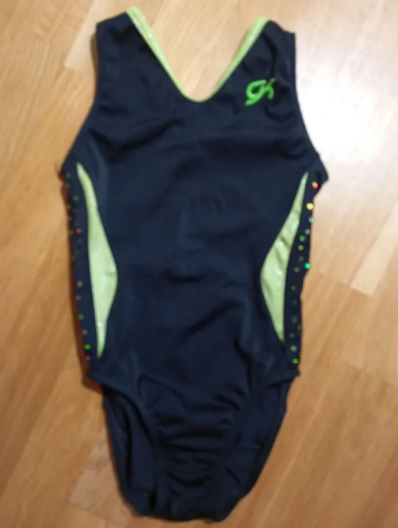 Tradera Gymnastik<Gymnastikdräkt Storlek 134-140