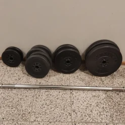 Tradera Träning<Gymstick Vinyl skivstång och viktskivor 50kg med Reebok stepbräda och foamroller