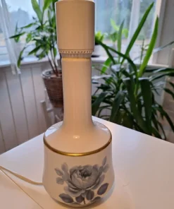 Tradera Hackefors porslin Sweden Retro Bordslampa i porslin med blå blommdekor> Antikviteter