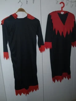 Tradera Halloween - 2 st Dräkter 112 cm> Maskeradkläder