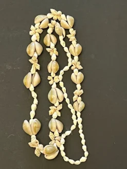 Tradera Halsband<Halsband av snäckor