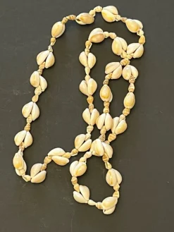 Tradera Halsband<Halsband av snäckor