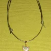 Tradera Egendesignade Smycken<Halsband ca 40-66 cm med katt av emalj berlock/metall/läder.