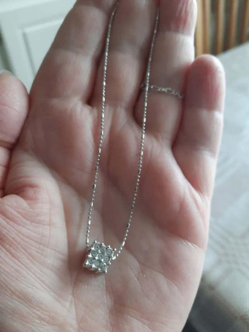 Tradera Halsband<Halsband med fin fyrkant med cz stenar