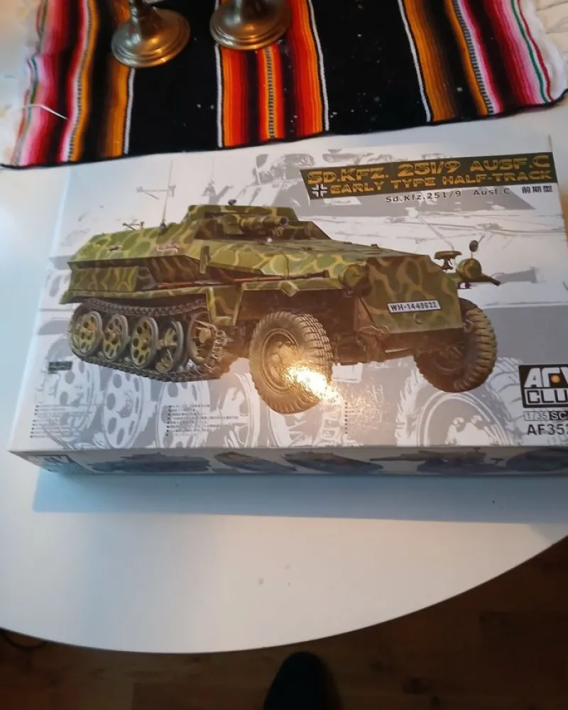 Tradera Halvbandvägn AFV.^ Plastbyggsatser