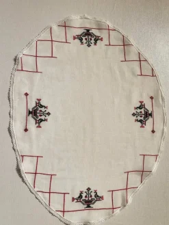 Tradera Handbroderad duk Ca 42*55 cm> Högtider