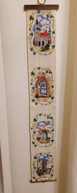 Tradera Handbroderad spjällband med motiv från Gotland^ Dekorationer