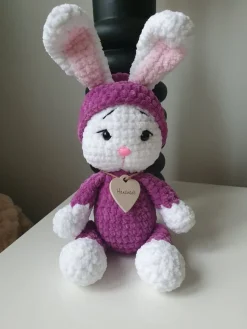 Tradera Handgjord virkad kanin i lila och vitt pyjamas handmade unik^ Baby, Barn & Lek