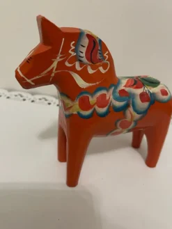 Tradera Handmålad Dalahäst i orange^ Dalahästar