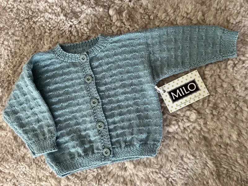 Tradera Handstickad babykofta i 100% baby-merinoull storlek ca 6 månader^ Baby, Barn & Lek