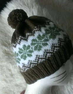 Tradera Handstickad mössa med nordiska mönster, handarbete, hemstickad, nordisk, XS^ Baby, Barn & Lek