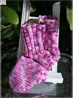 Tradera Handstickade raggsockar lila s 28-29 im 17 cm endast tvättade Fint skick^ Baby, Barn & Lek
