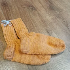 Tradera Handstickade raggsockor i storlek 34-35^ Kläder