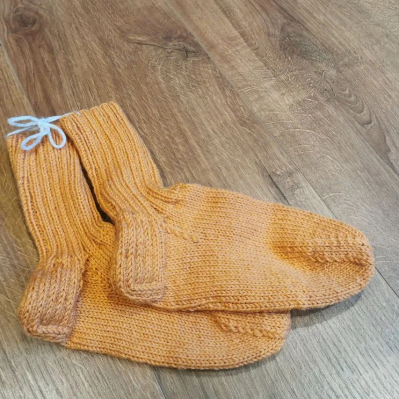 Tradera Handstickade raggsockor i storlek 34-35^ Kläder