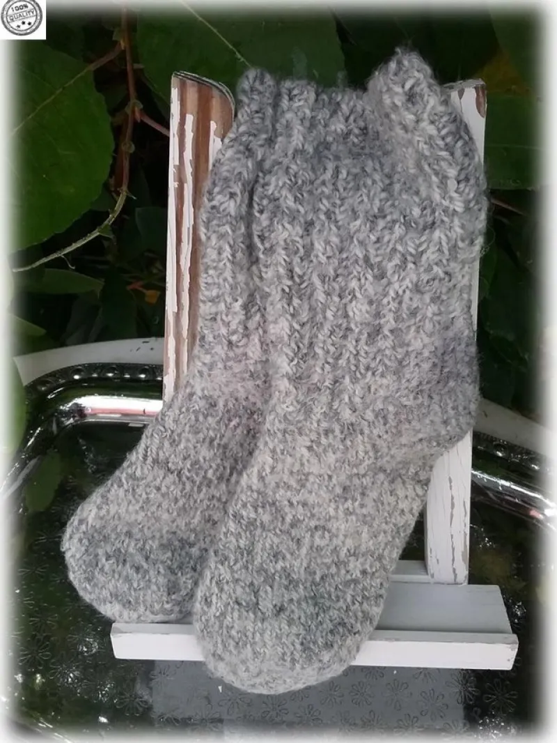 Tradera Handstickade raggsockor tossor i klassisk grå- vit ekologiskt s 28-29 im 16 Nya^ Baby, Barn & Lek