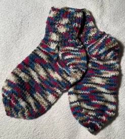 Tradera Handstickade strumpor/sockor, strl 36-39^ Kläder