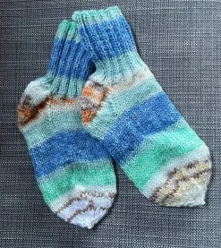 Tradera Handstickade strumpor/sockor, strl 33-38^ Kläder