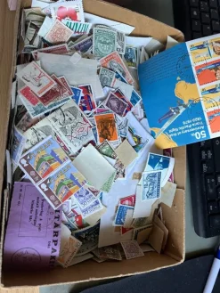 Tradera Hela världen stämplat, ost. 10000 tals märken^ Flera Länder