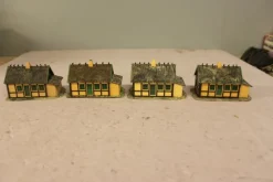 Tradera Heljan 4 st korsvirkeshus^ Modelljärnvägar