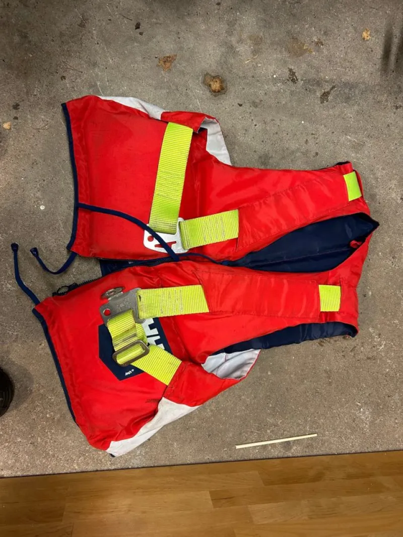 Tradera Segling<Helly Hansen Offshore 50 Flytväst