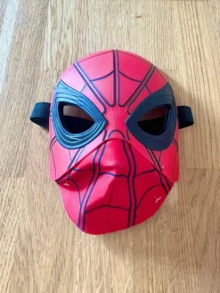 Tradera Helt ny & oanvänd spiderman mask resår baktil vuxna & barn> Utklädnad & Rollek