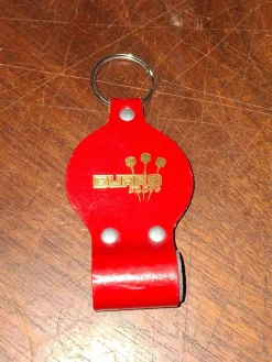 Tradera Dart<Helt NY reklamnyckelring - BURO - Dart-slipsten - Gjord av läder.