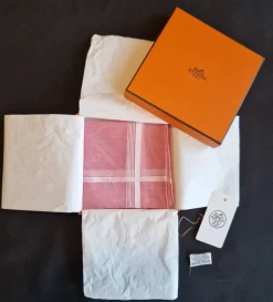 Tradera Hermés näsduk / liten scarf i rosa> Övriga Accessoarer