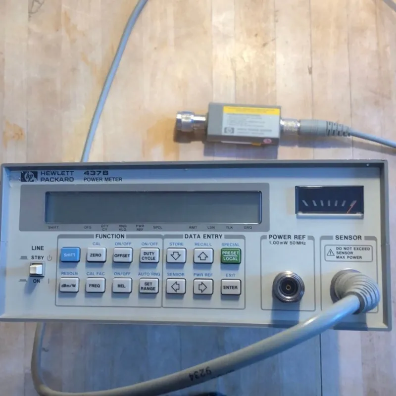 Tradera Hewlett Packard 437B Power Meter med HP 8482A Sensor^ Elektronikinstrument