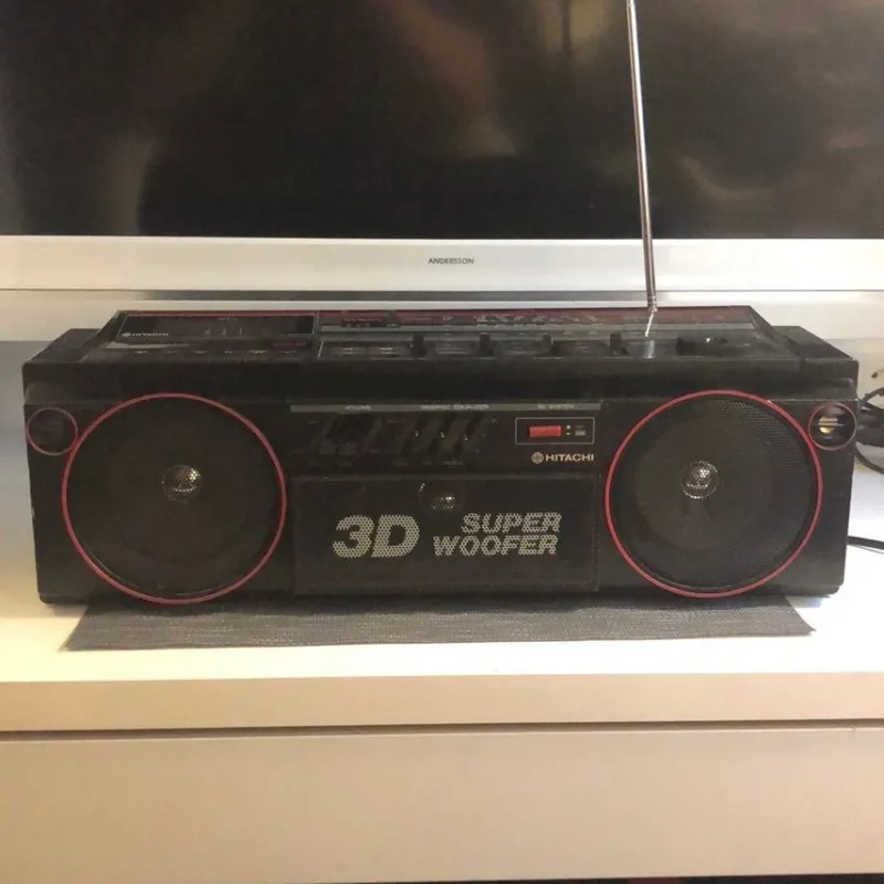 Tradera Hitachi TRK-3D2E Kassettbandspelare med 3D-Woofersystem^ Bärbart