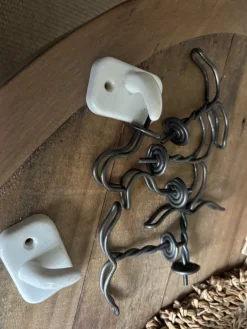 Tradera Hängare i plast och metall> Beslag & Reservdelar