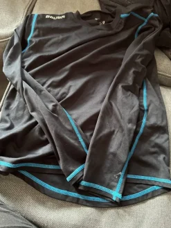 Tradera Hockey & Skridskor<Hockey bauer underställs tröja stl youth m