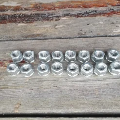 Tradera Honda TRX 16 st hjulmuttrar^ Atvs