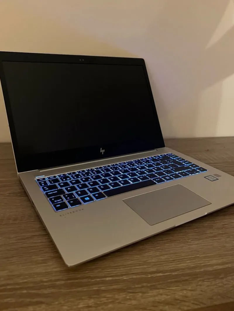 Tradera HP 1040 G4 | i7 | 16GB RAM/500GB | 4K-skärm> Datorer