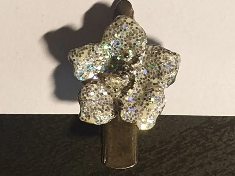 Tradera Hårklämma med glittrande blomma> Håraccessoarer