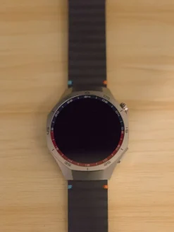 Tradera Smartwatches<Huawei Watch GT 5 Pro Titanium, inkl. band och trådlös laddare
