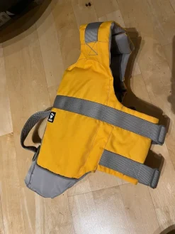 Tradera Husdjurstillbehör<Hurtta Life Saviour flytväst hund 10-20 kg