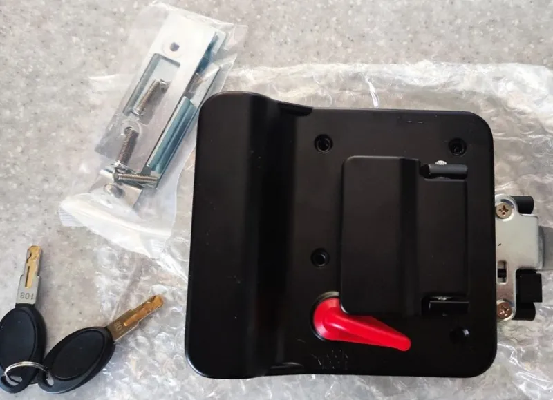 Tradera husbil entrédörrlås med låskolv, kompletta tillbehör, hög säkerhet, 99% ny skick> Lås & Larm