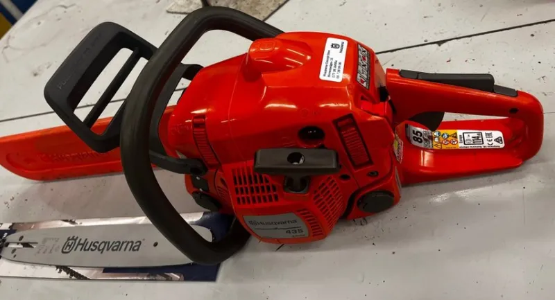 Tradera Trädgårdsmaskiner<Husqvarna 435 X-Torq motorn