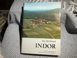 Tradera INDOR:Folklivsskildringar från Indor i Våmhus socken i dalarna av Stig Björklund> Historia