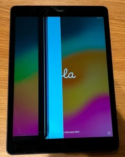 Tradera Surfplattor<iPad 9th gen cellular (4g) med tryckskada på display.