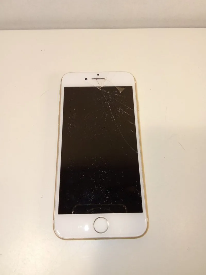 Tradera Mobiltelefoner<iPhone 7 (A1660) - Deffekt/Otestad