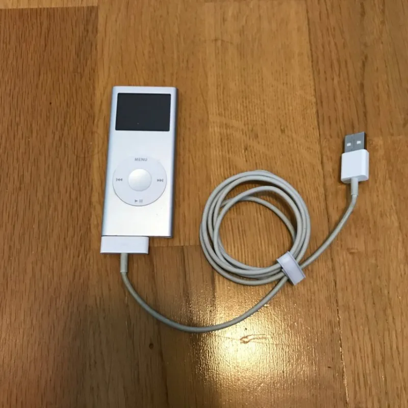 Tradera iPod Nano i silverfärg^ Mp3 & Mp4-spelare
