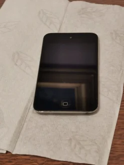 Tradera iPod Touch 32GB (Defekt)^ Mp3 & Mp4-spelare