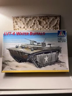Tradera Italeri modellbyggsats LVT-4 Water Buffalo^ Plastbyggsatser
