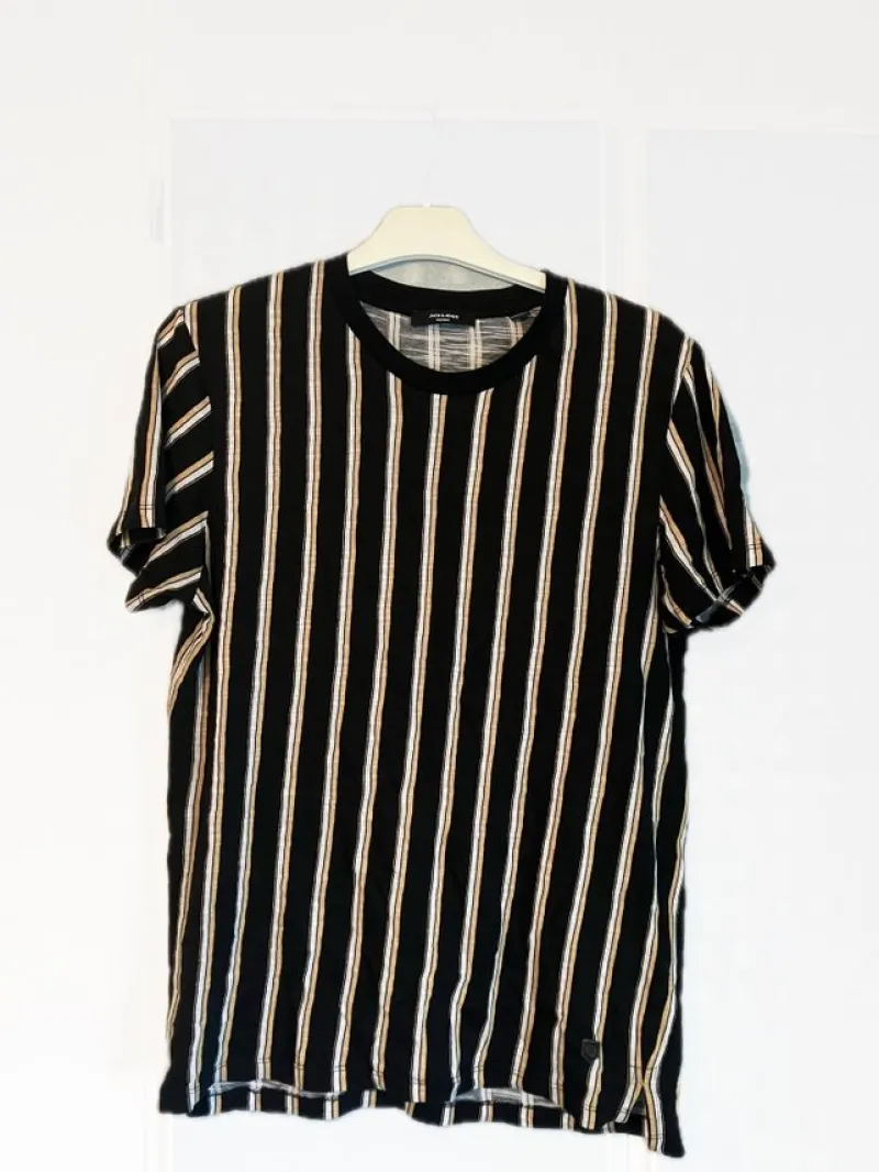 Tradera Jack & Jones t-shirt, storlek S^ Herrkläder