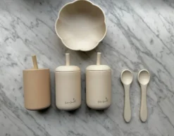 Tradera Jack o juno Silikonmuggar och skål med skedar Jack och Juno barnservis> Nappflaskor & Barnserviser