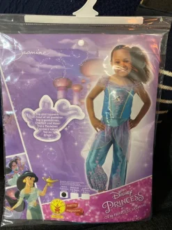 Tradera Jasmine Prinsessa Barn Maskeraddräkt helt ny storlek 3-4 år el 104 cm.> Maskeradkläder