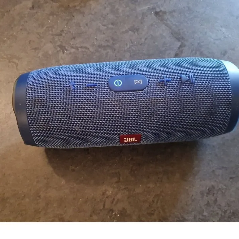 Tradera JBL Charge 3 - obs skorrar^ Högtalare