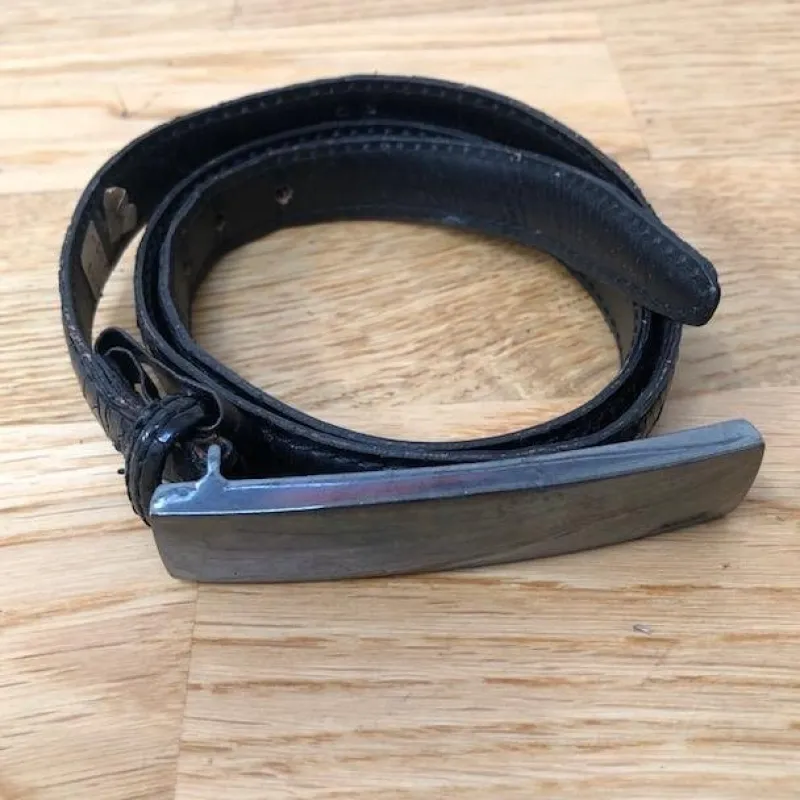 Tradera J&M Davidson Jean L'Insolite vintage leather slim belt size 70/28> Bälten & Skärp